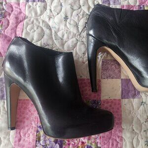 Sam Edelman 8.5 Booties Black rear Zipper